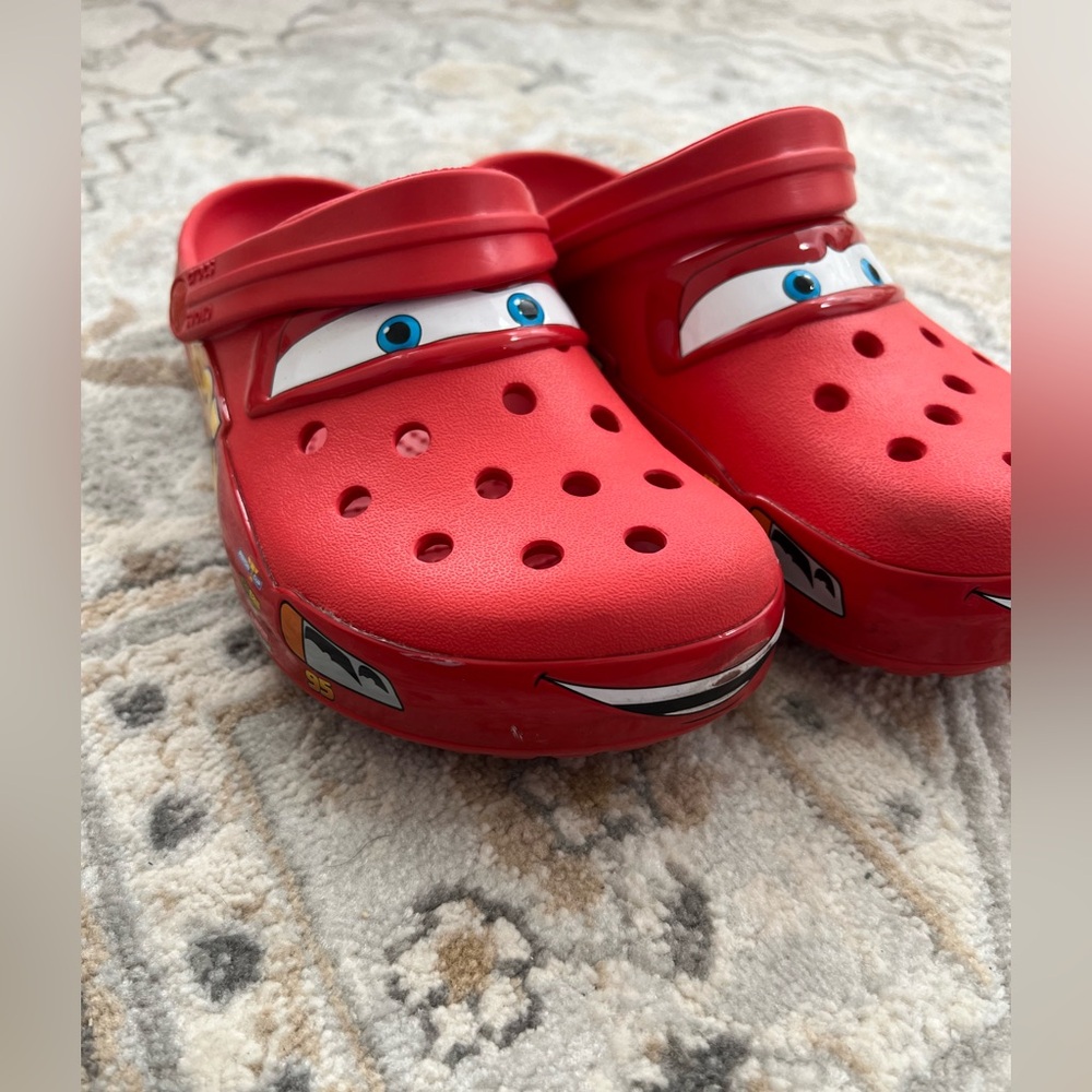 Cars x Crocs Classic Clog Lightning McQueen size 9 205759-610